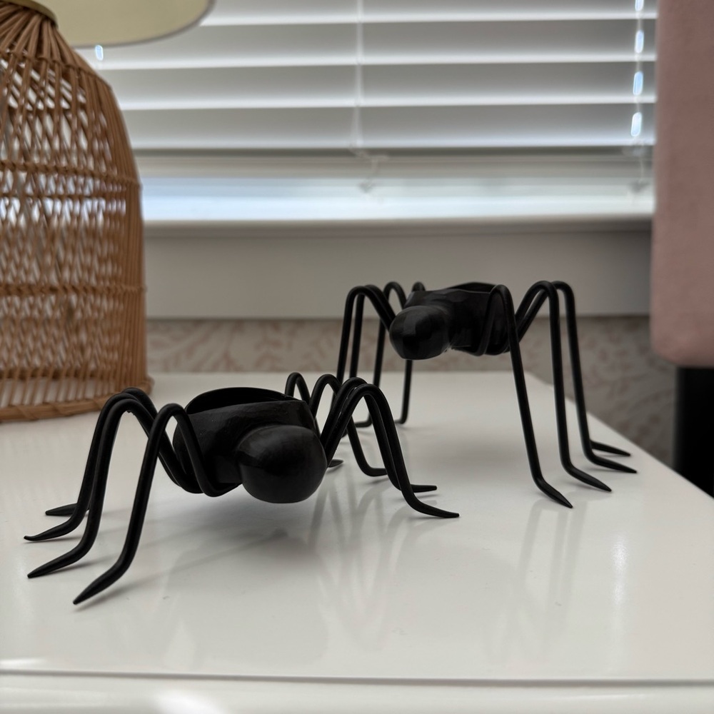 Black Metal Spider Tea-Candle Holders